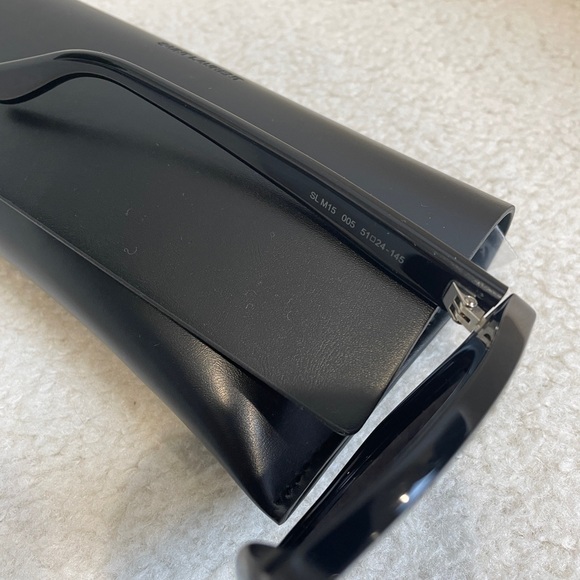 Ysl authentic sunglasses - Picture 3 of 4